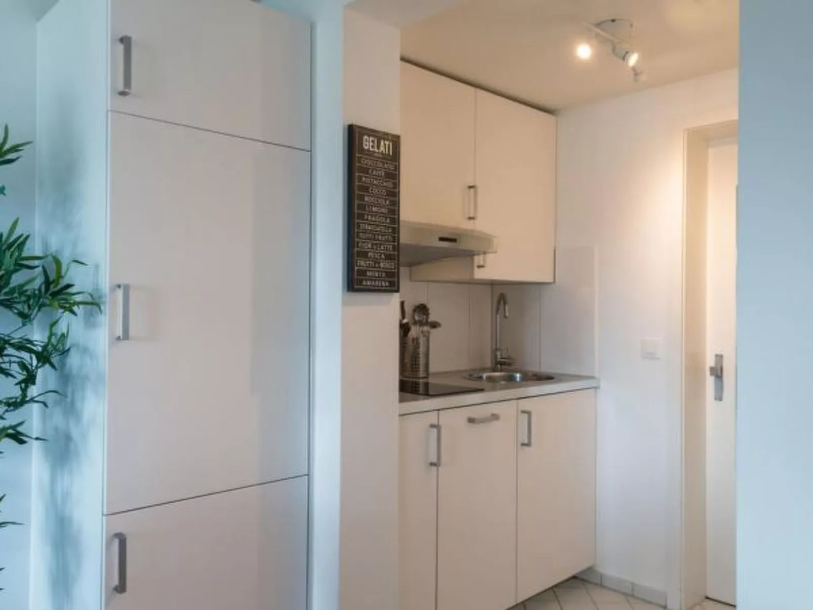 LU Saturn lll - Chapel Bridge HITrental Apartment - Dedans