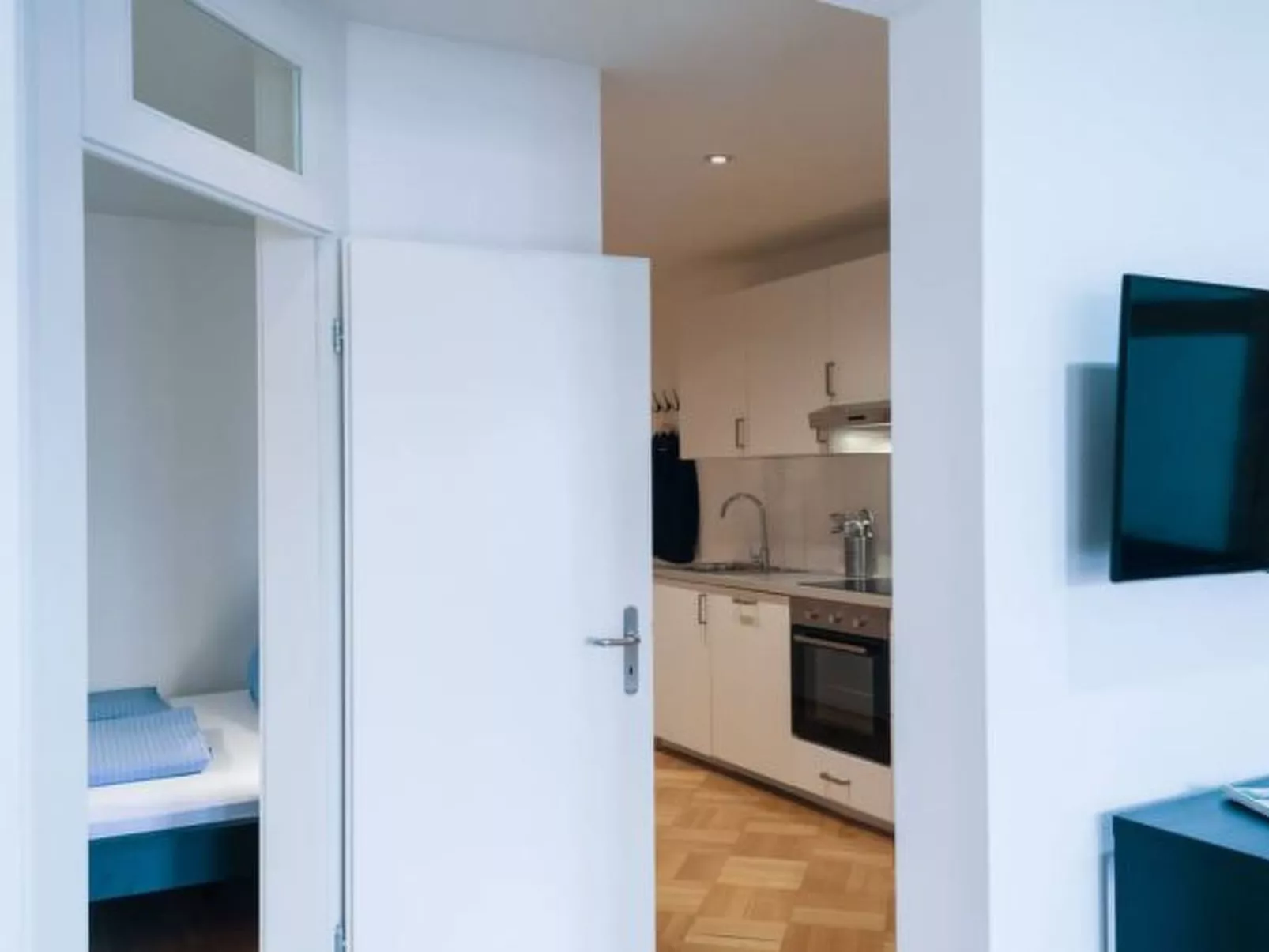 LU Neptun I - Chapel bridge HITrental Apartment - Inside