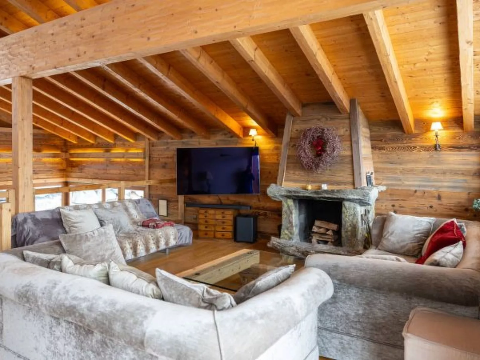 Above the Clouds - spacious chalet with great view - Drinnen