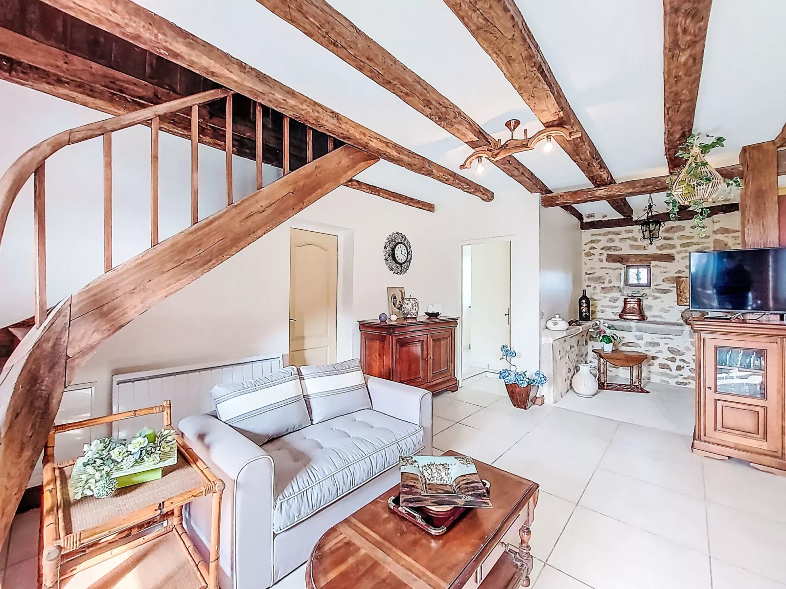 Gîte Saint Sauveur - Drinnen