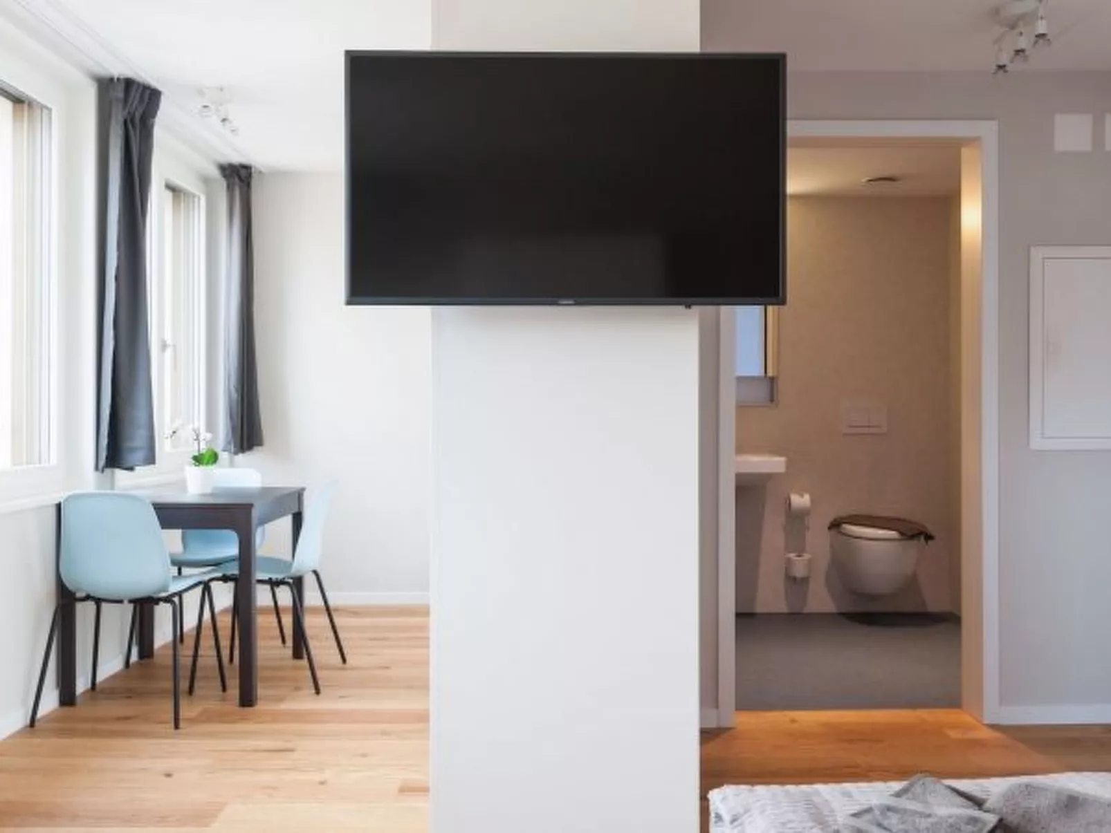 BS Picasso I - Marktplatz HITrental Apartment - Dedans