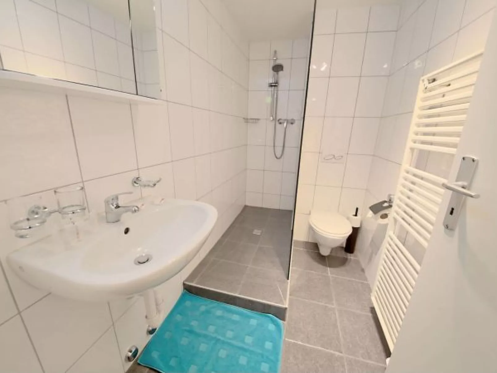 ZH Strawberry - Oerlikon HITrental Apartment - Dedans