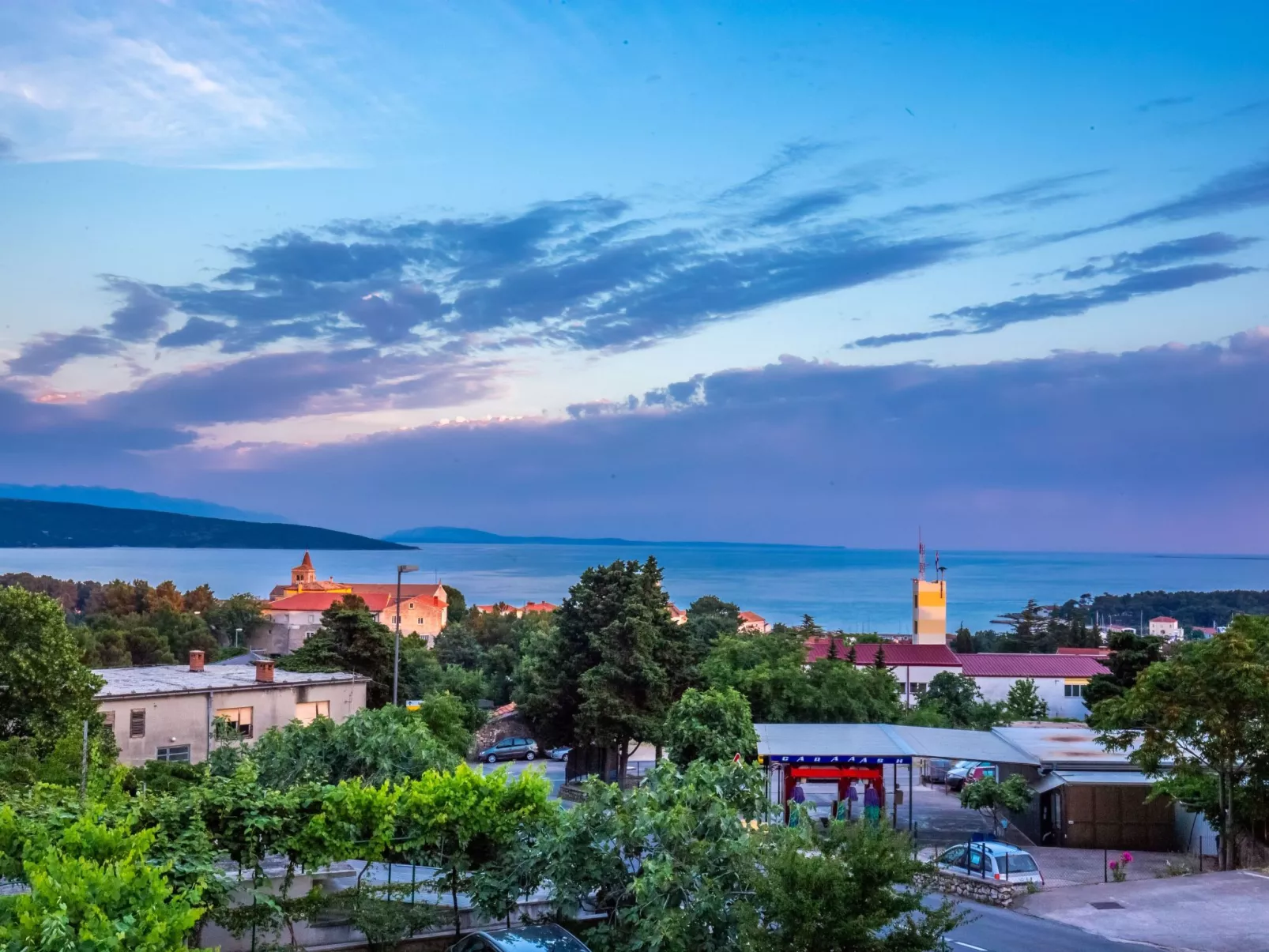 Geräumige Wohnung in Krk mit Garten und Terrasse - Image-tags.info