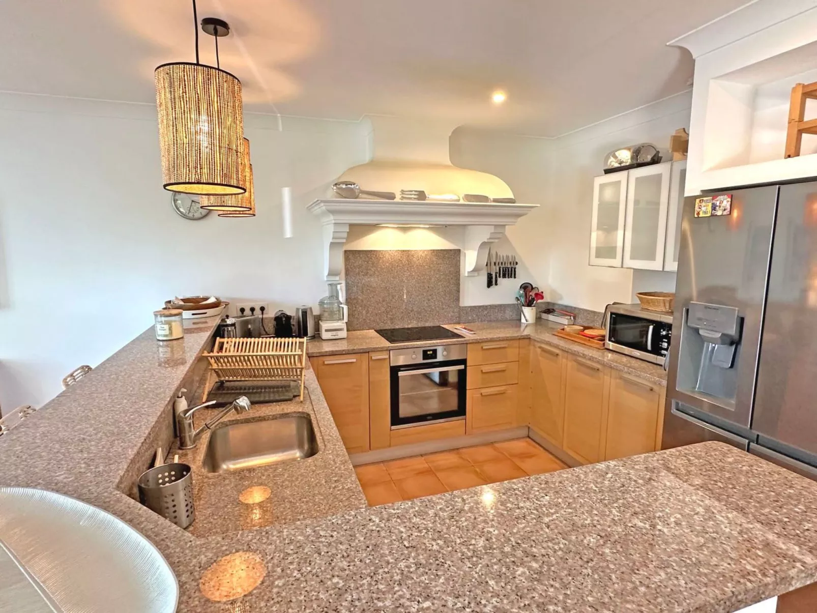 Villa T4 - 6 Personen - Privates Schwimmbad - WiFi - Klimaanlage - Sainte Maxim - Dedans