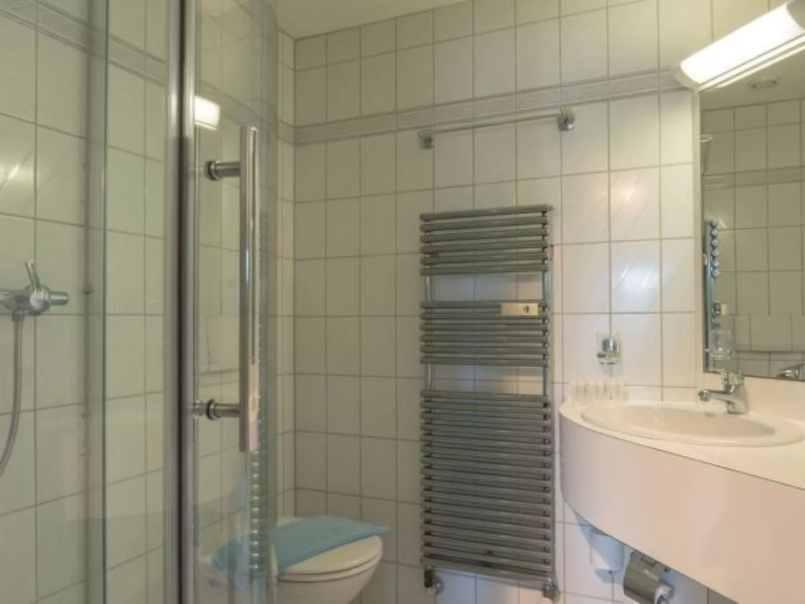 LU Saturn lll - Chapel Bridge HITrental Apartment - Dedans