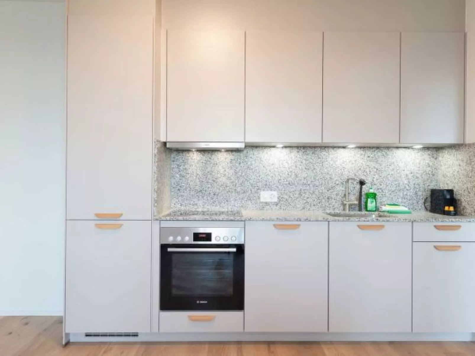 ZH Blue 3 - Letzigrund HITrental Apartment - Inside