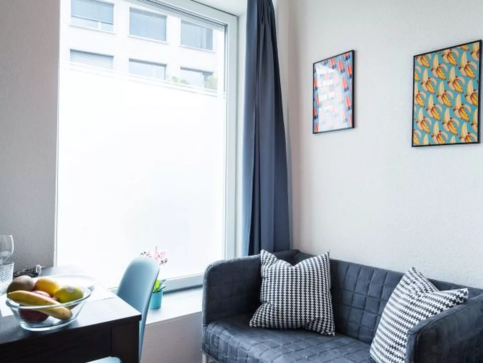 ZH Jaguar - Altstetten HITrental Apartment - Inside