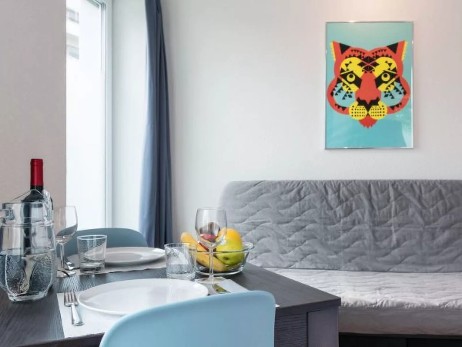 ZH Tiger I - Altstetten HITrental Apartment - Drinnen