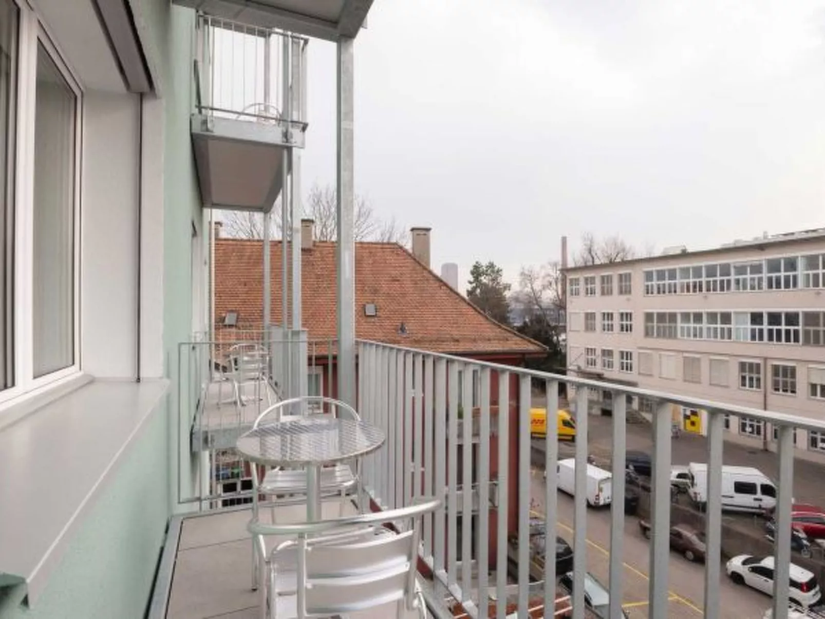 ZH Yellow 4- Letzigrund HITrental Apartment - Dehors