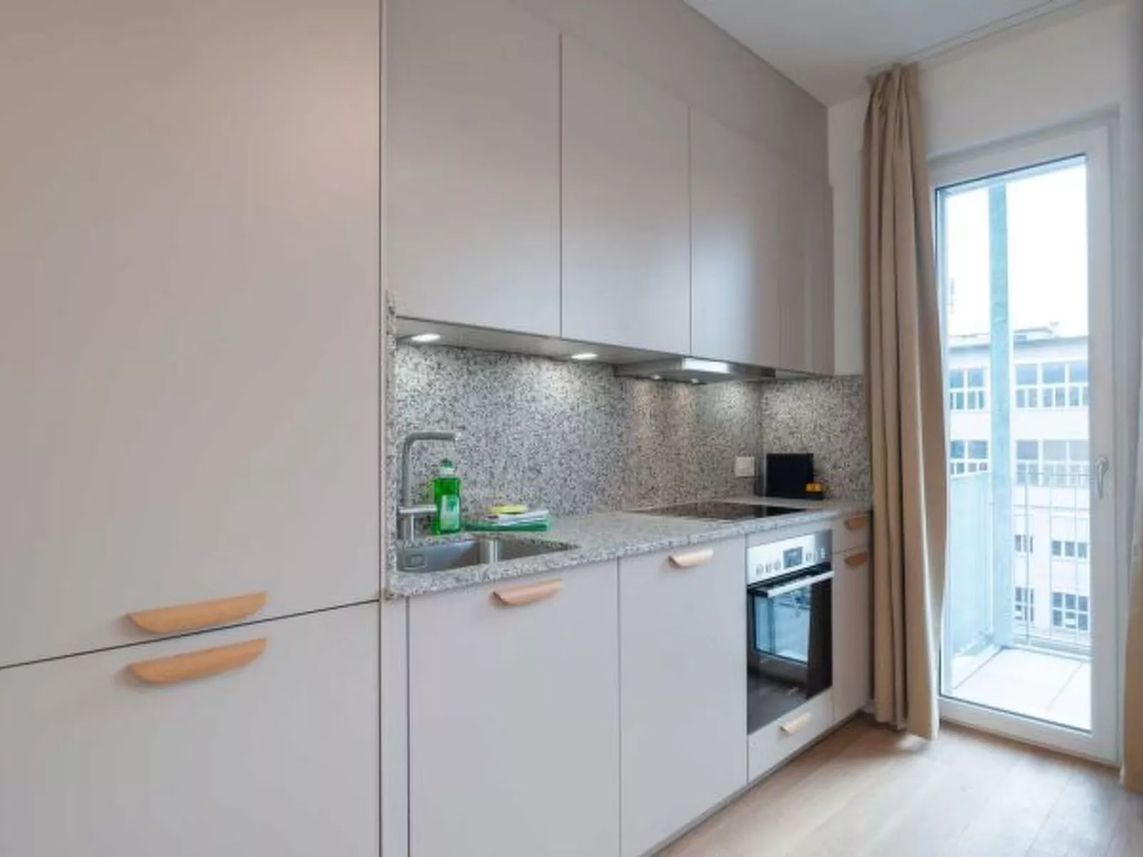 ZH Red 5 - Letzigrund HITrental Apartment - Dedans