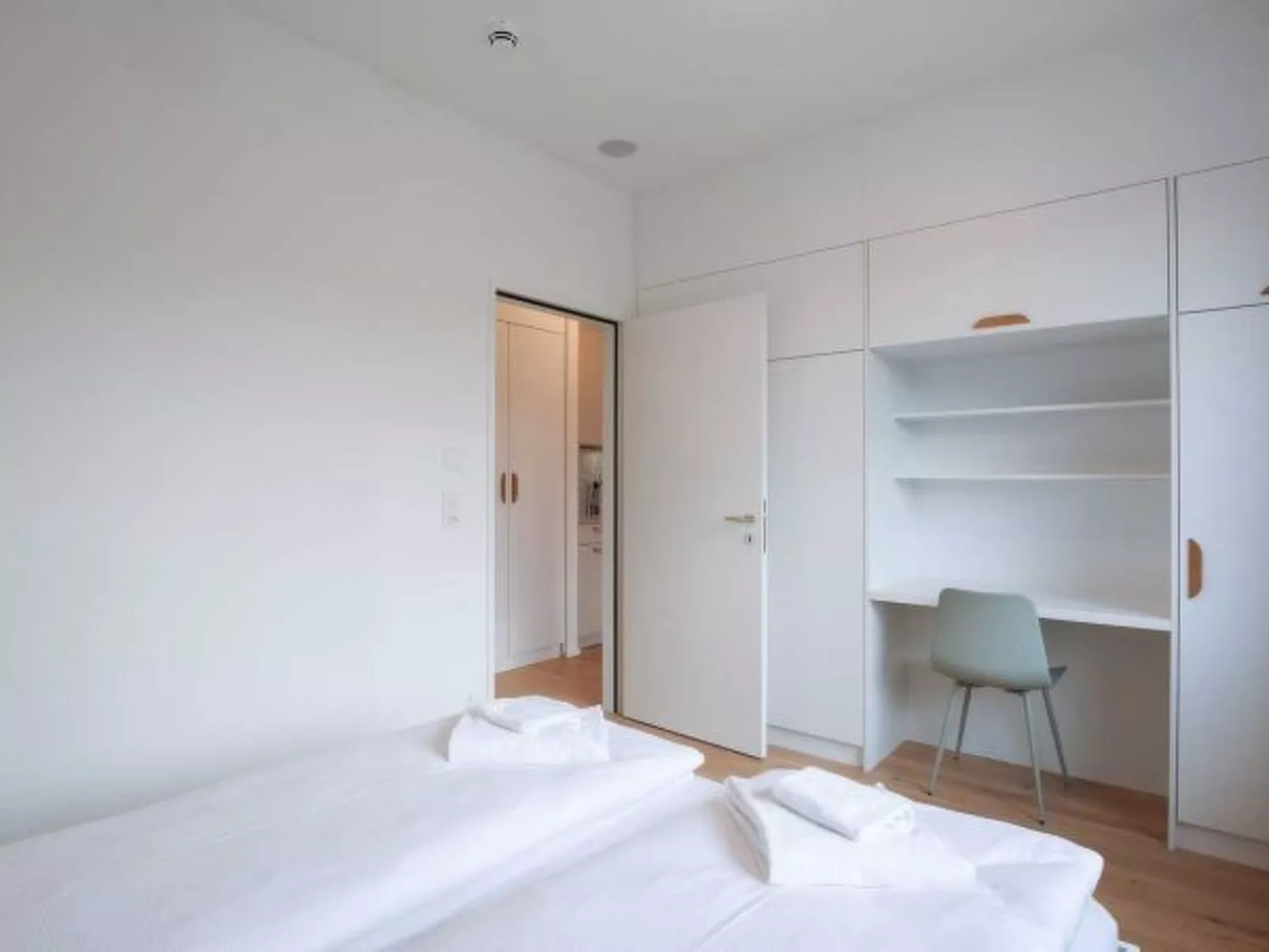 ZH Yellow 5 - Letzigrund HITrental Apartment - Dedans