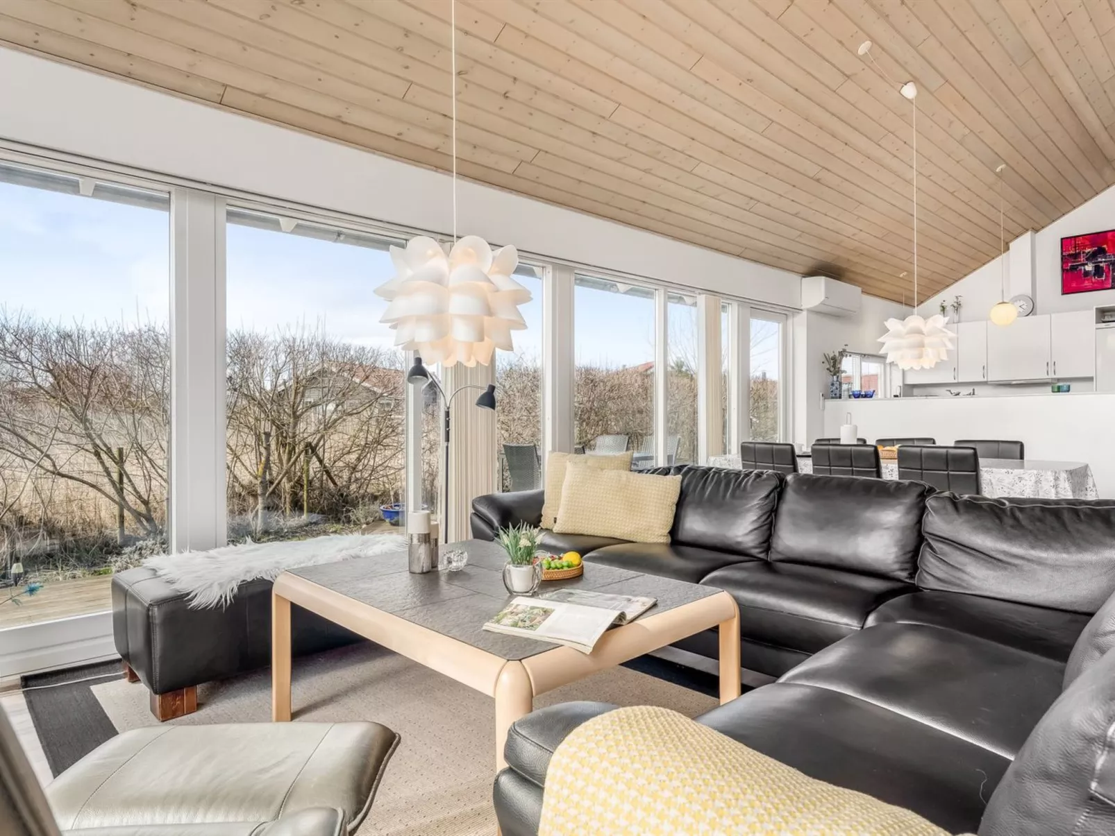 "Safina" - 1km from the sea - Drinnen