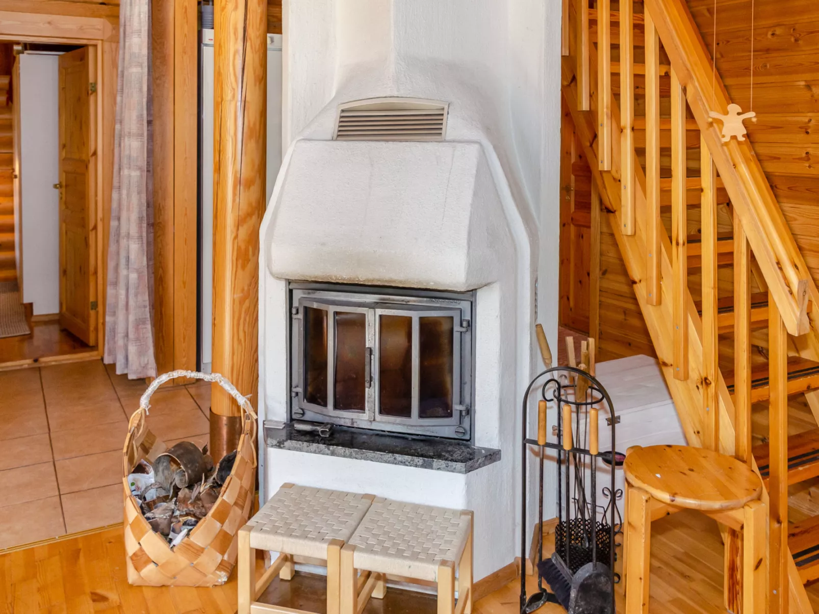 Honkakoli 9/2 - Inside