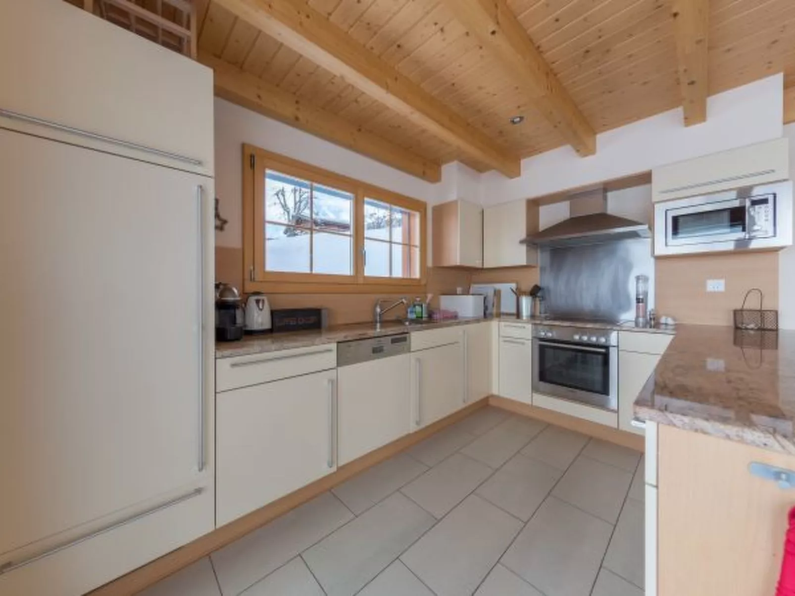 Chalet Nid Blanc wood burning hottub - Drinnen