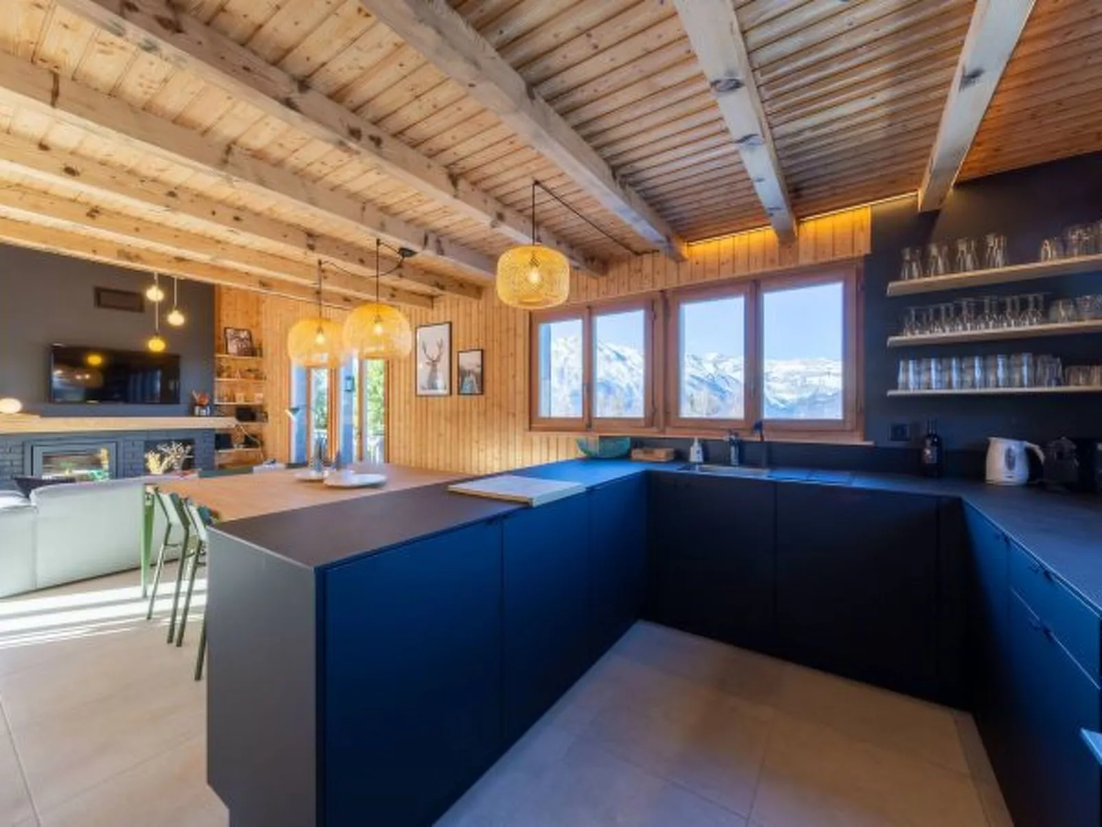 Chalet La Chenevière - Inside