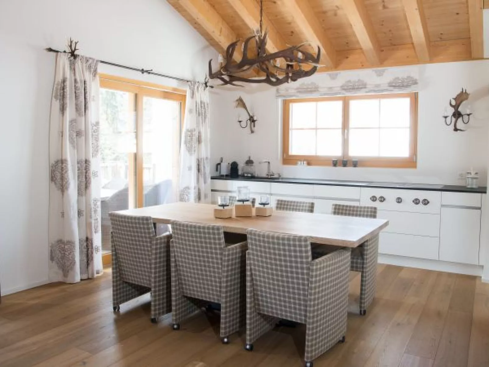 Moderne Ferienwohnung Scalottas Lenzerheide - Drinnen