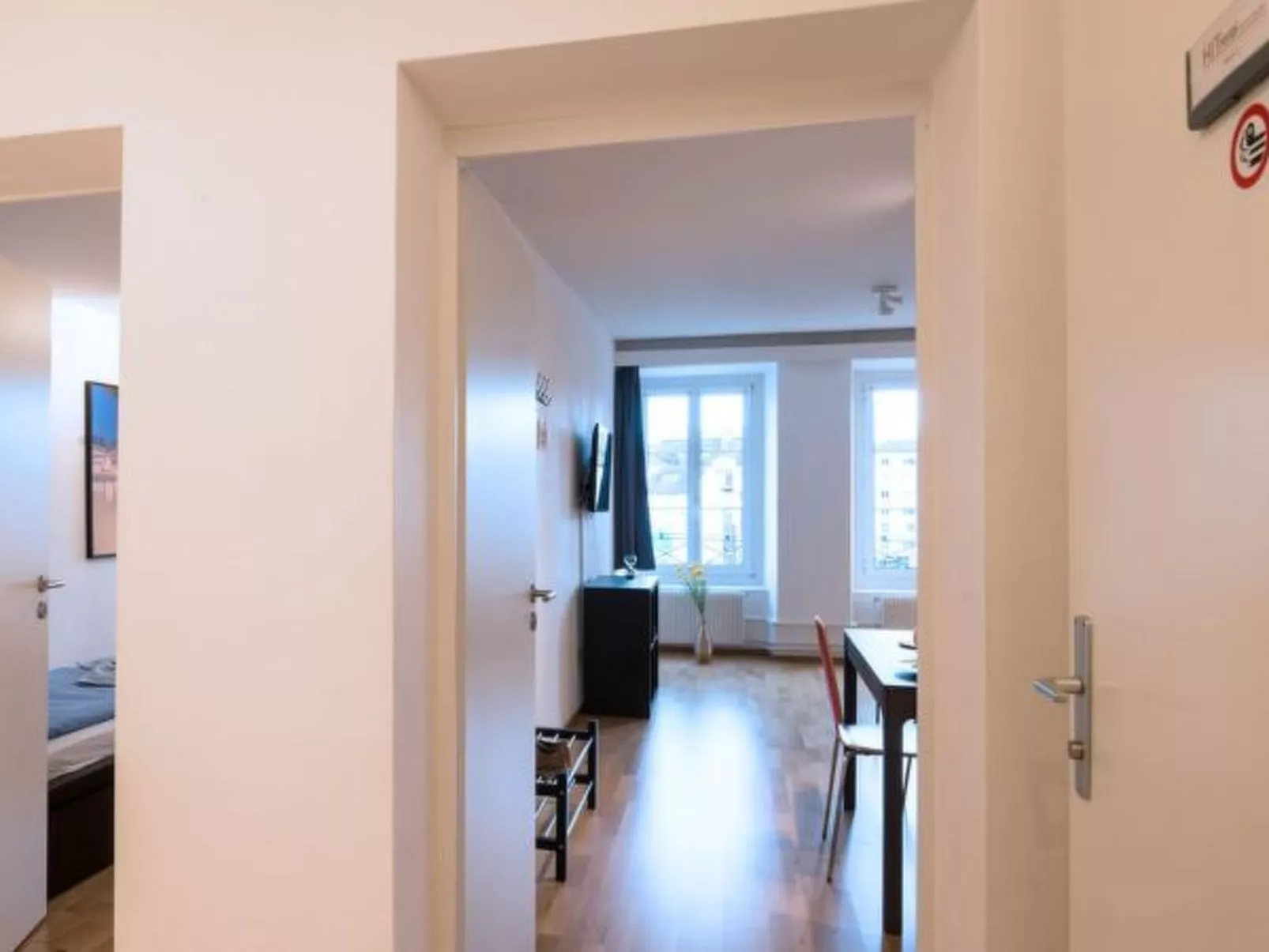 LU Saturn ll - Chapel Bridge HITrental Apartment - Inside