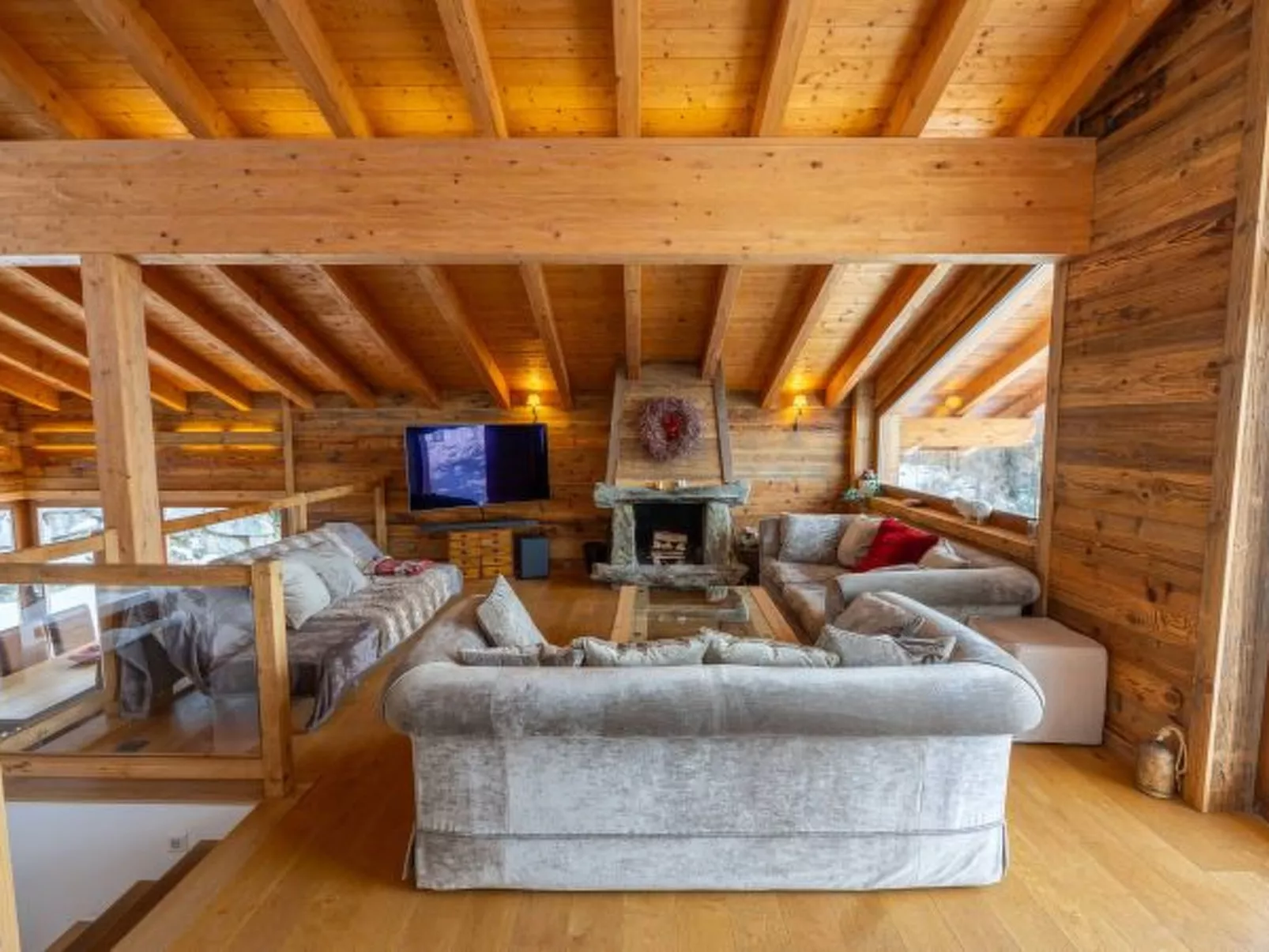 Above the Clouds - spacious chalet with great view - Drinnen