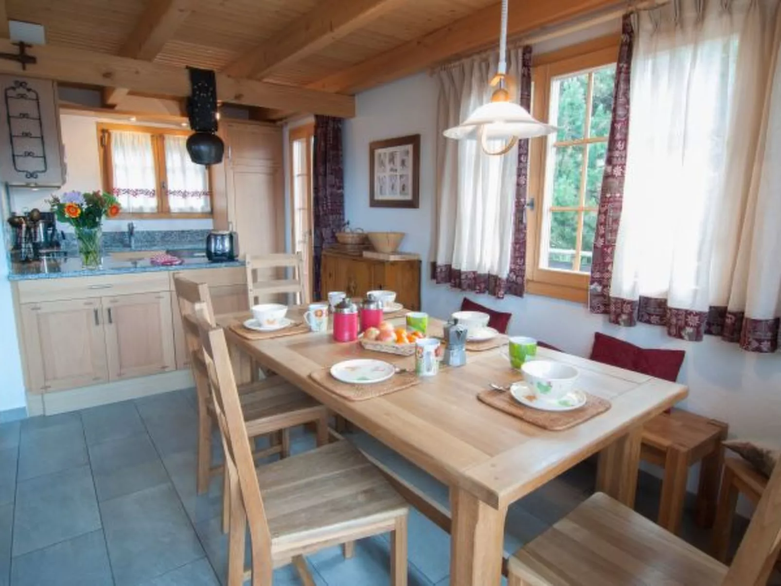 Chalet Lisa, ski-in/out, accessible by car - Drinnen