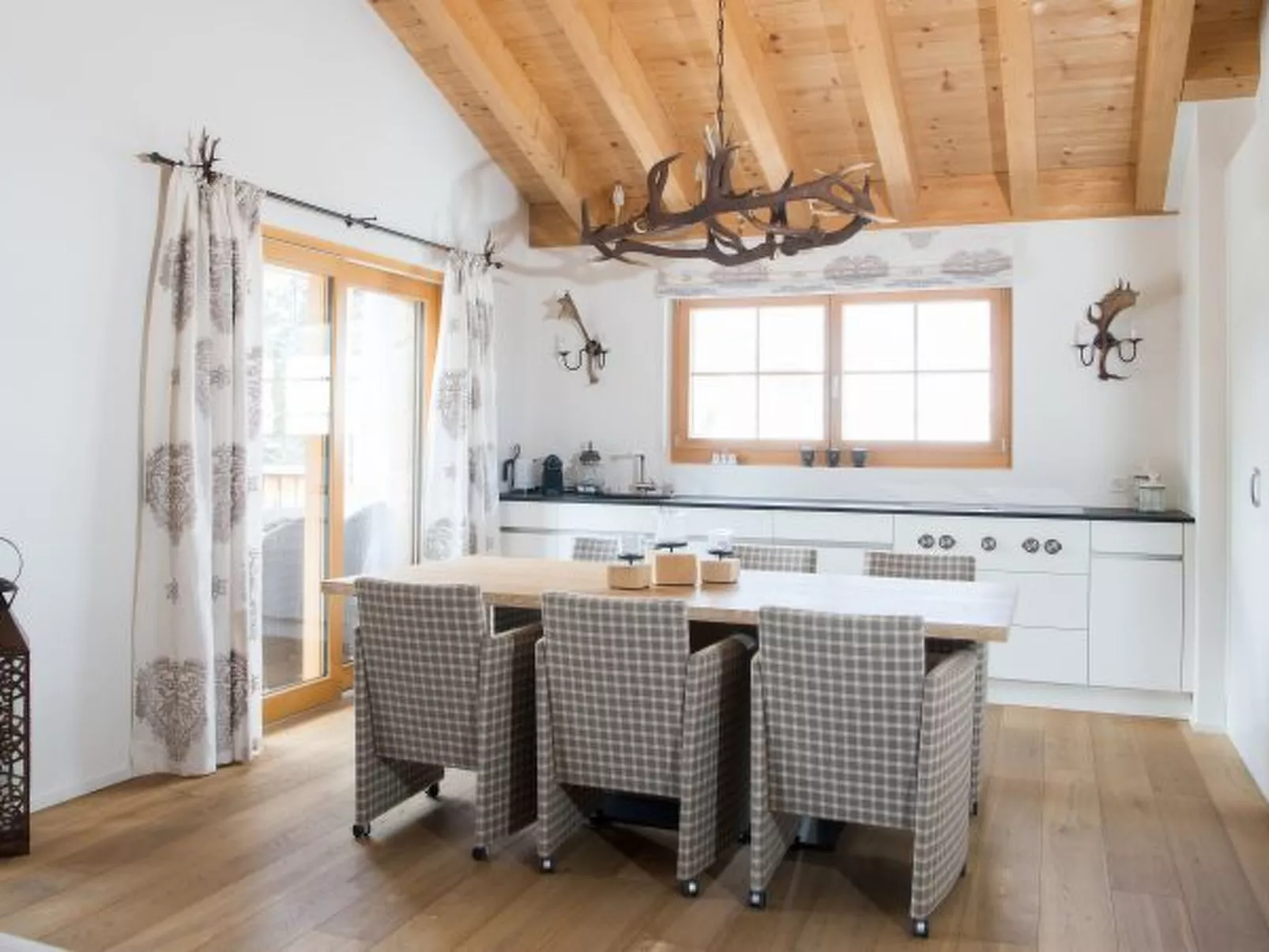 Moderne Ferienwohnung Scalottas Lenzerheide - Drinnen