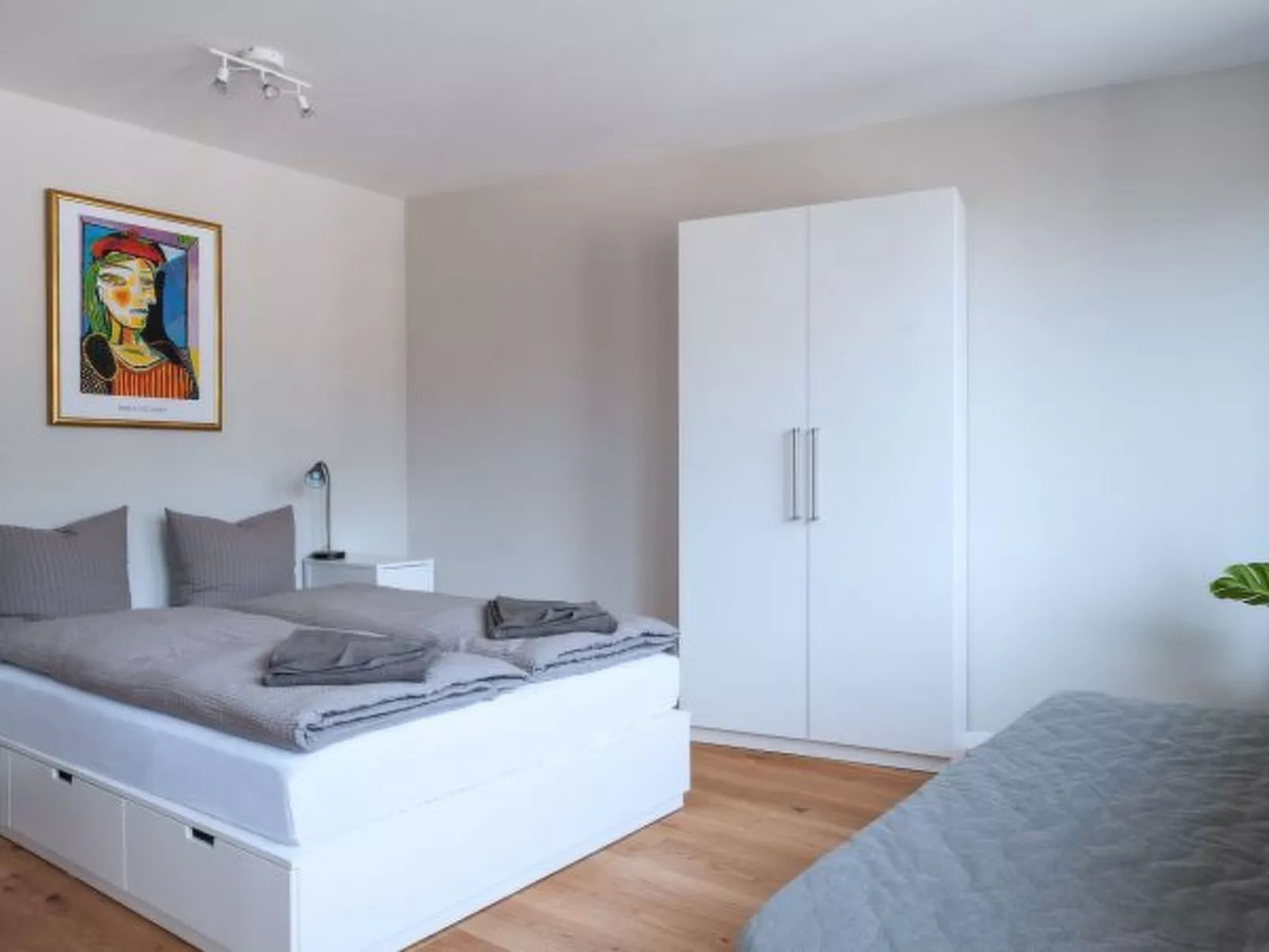 BS Picasso I - Marktplatz HITrental Apartment - Dedans
