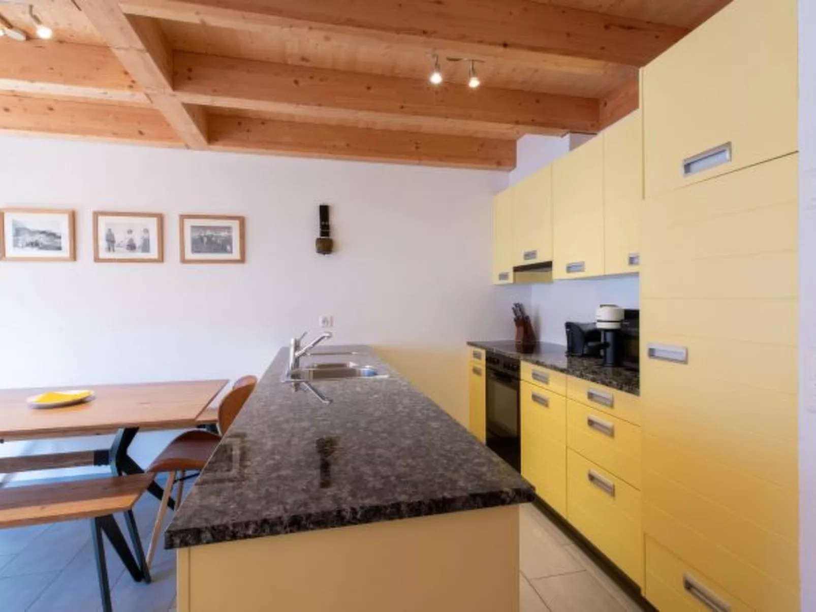 Racers Retreat 10 - Dedans