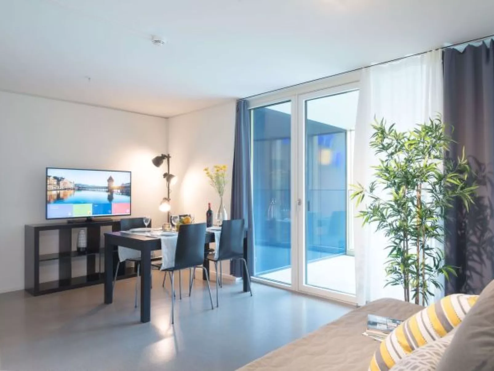 LU Titlis I - Allmend HITrental Apartment - Drinnen