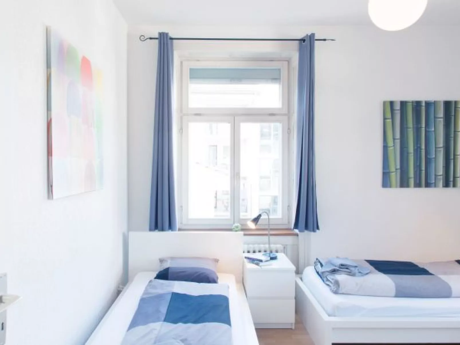 ZH Bellevue 3 - HITrental Seefeld Apartment - Drinnen