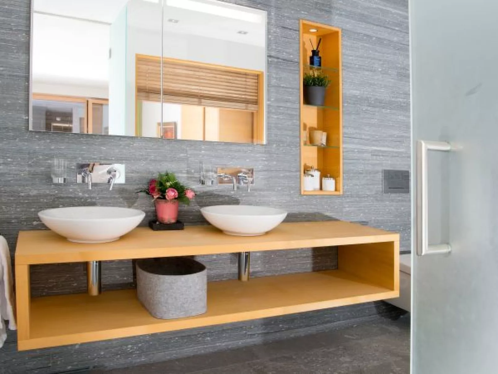 Valmala für 5 Personen und einem Familienhund mit eingezäuntem Garten - Dedans