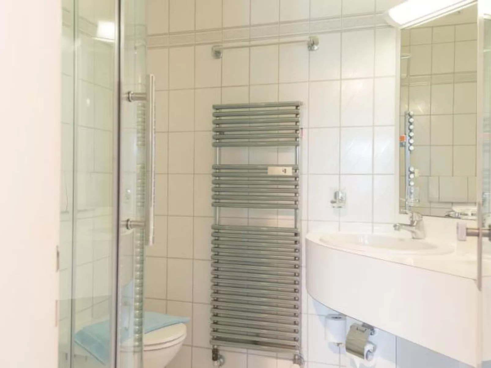 LU Saturn lll - Chapel Bridge HITrental Apartment - Dedans