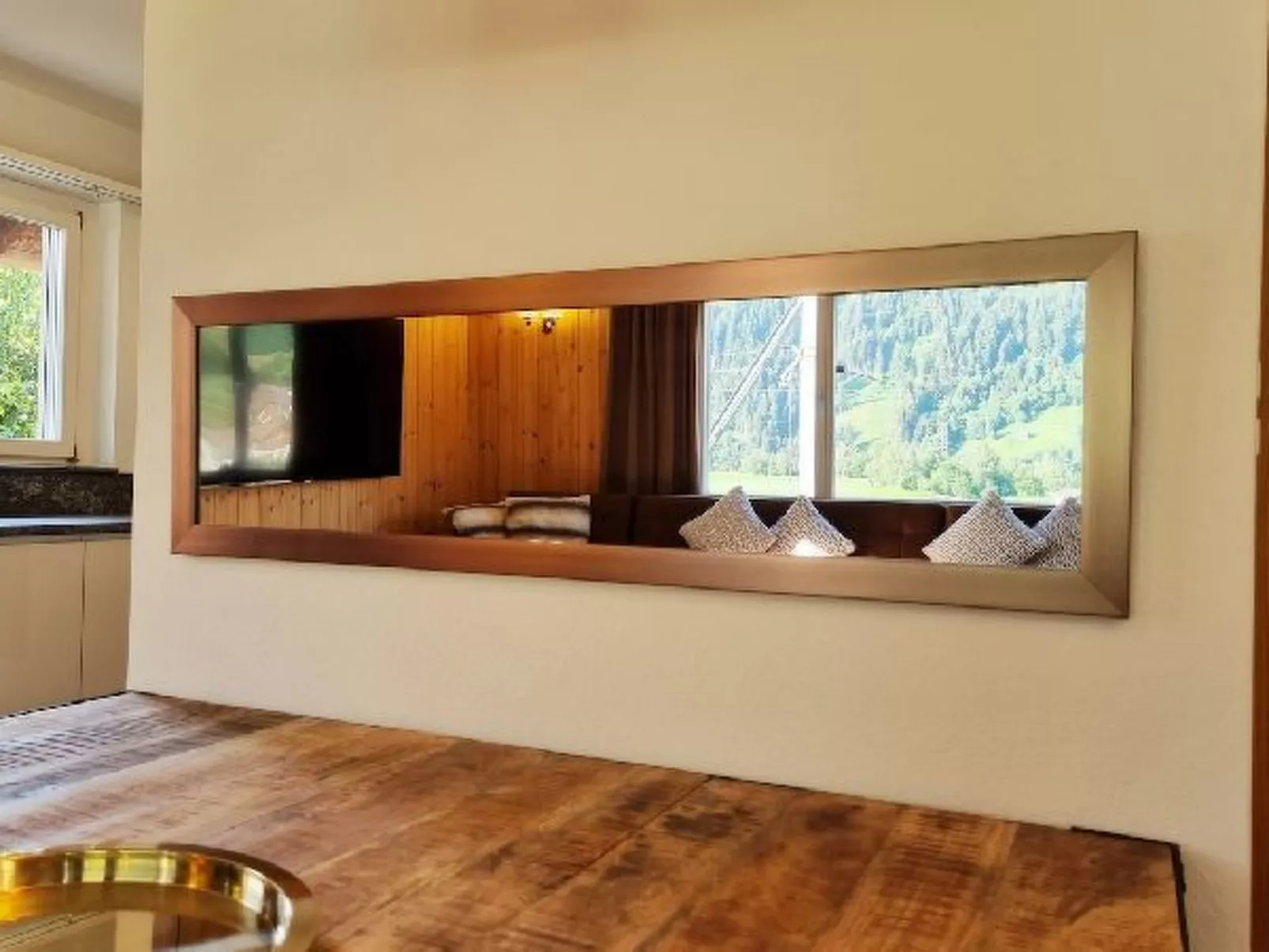 Alpine Retreat & Sauna - Inside