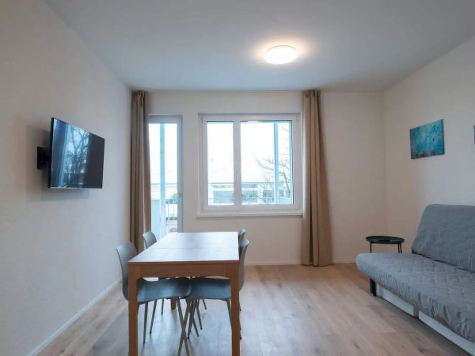 ZH Blue 3 - Letzigrund HITrental Apartment - Inside