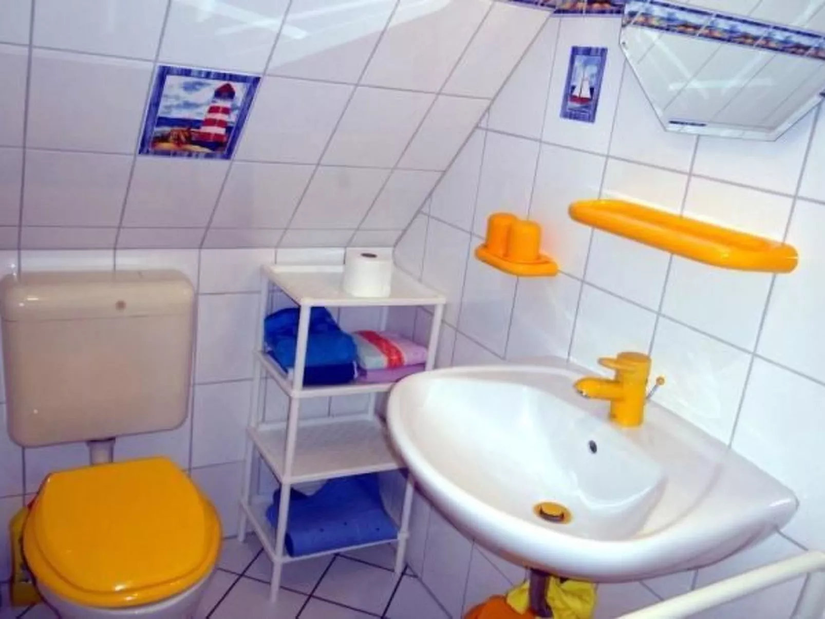 Wohnung in einem reetgedeckten Friesenhaus aus dem Jahr 1860 - Drinnen