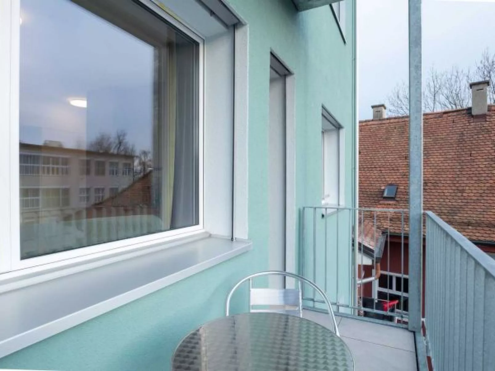 ZH Red 4 - Letzigrund HITrental Apartment - Draußen