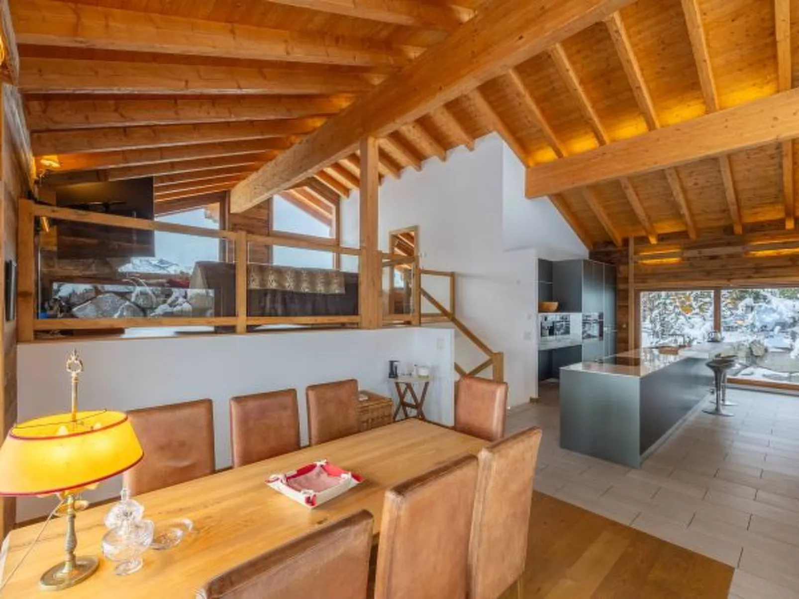 Above the Clouds - spacious chalet with great view - Drinnen