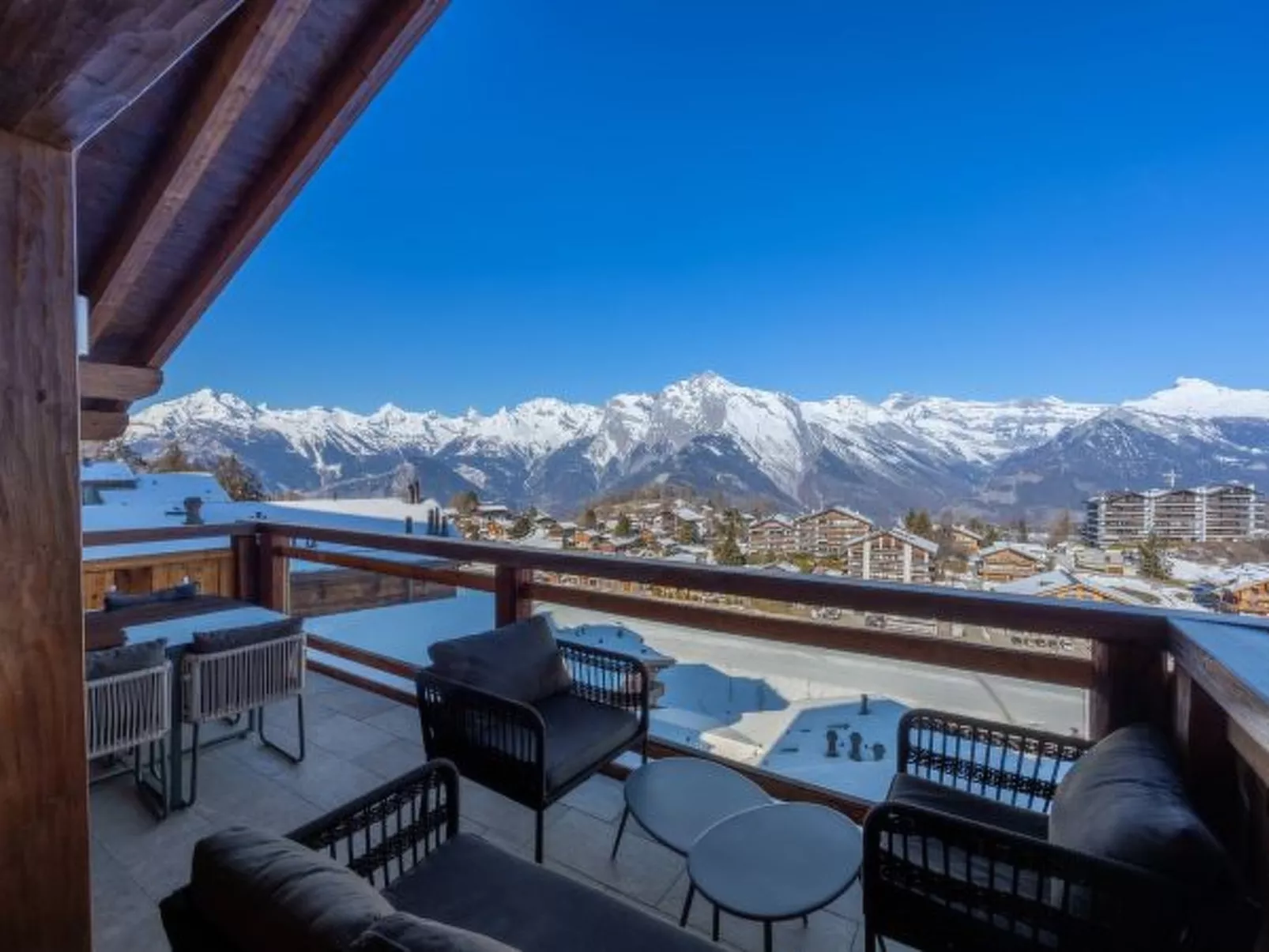 Grimpeur luxury duplex, Spa Access Front Telecabin - Dedans