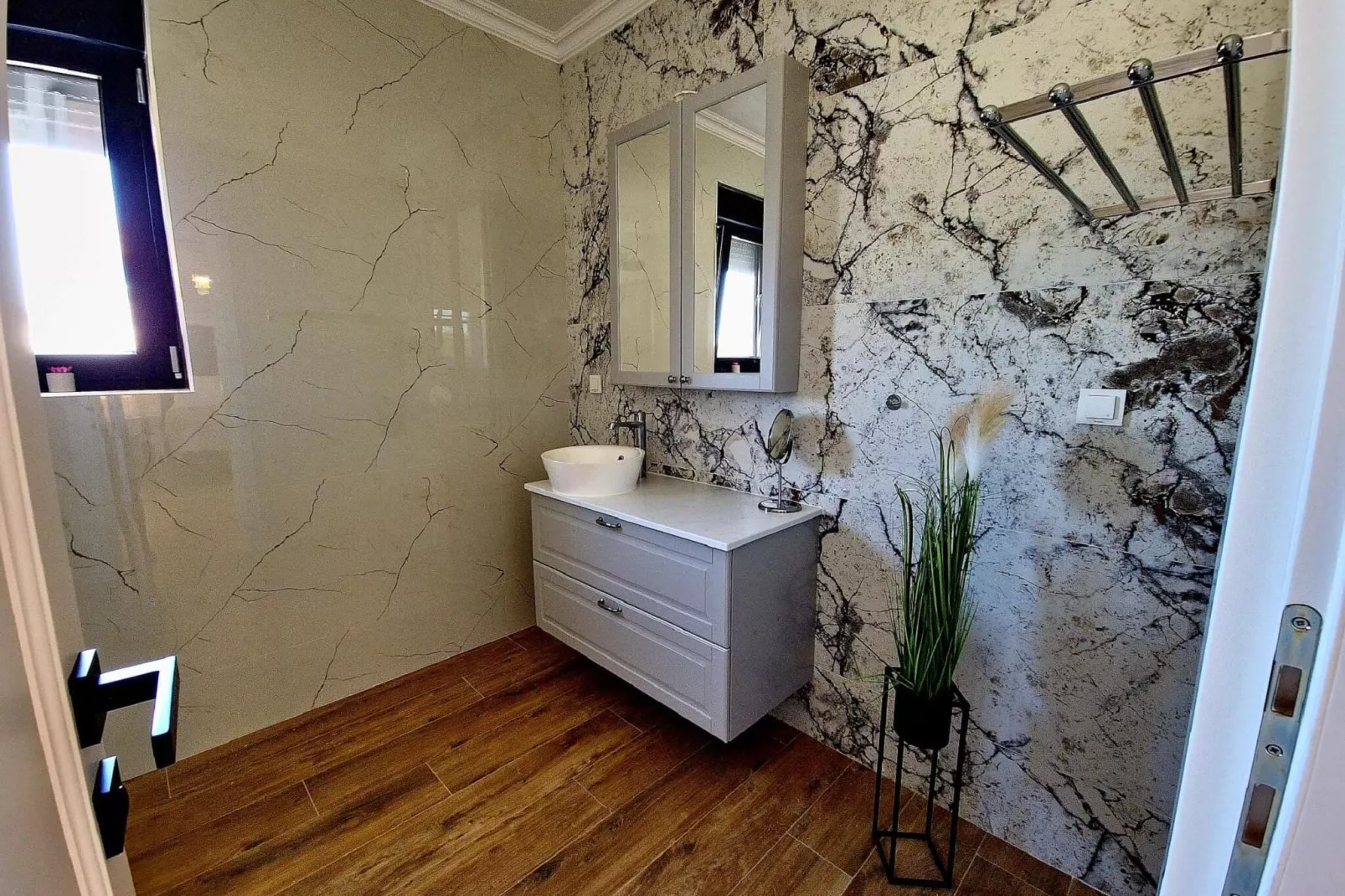 Villa Laura-Bathroom