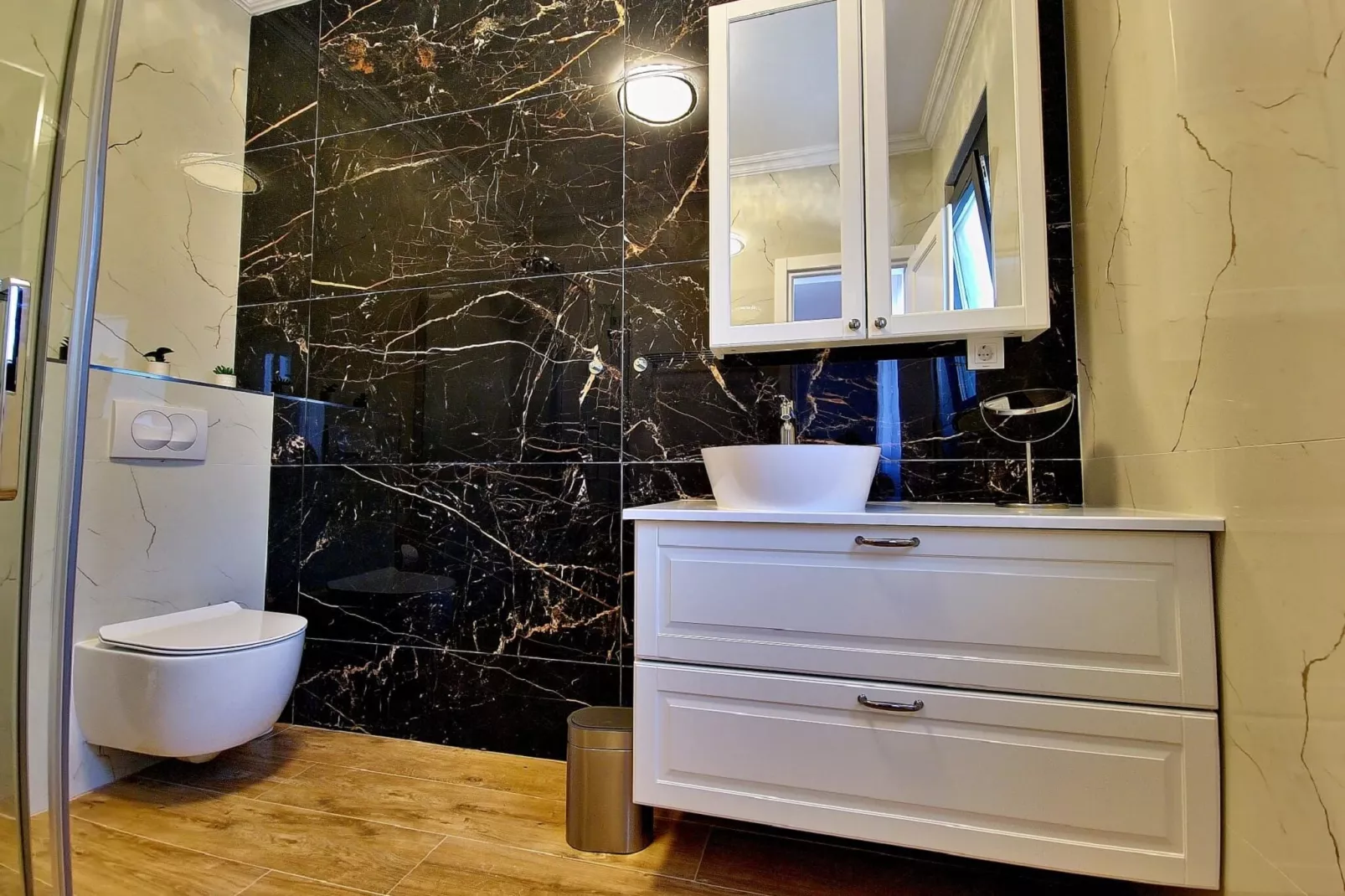 Villa Laura-Bathroom