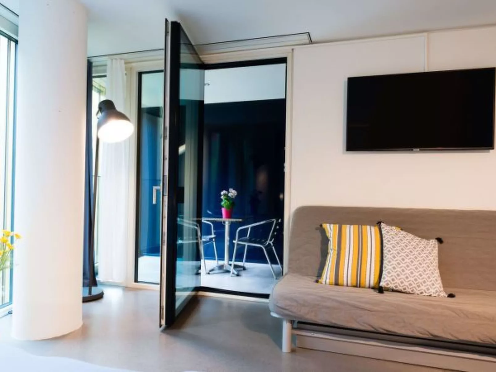 LU Schatzturm III - Allmend HITrental Apartment - Drinnen
