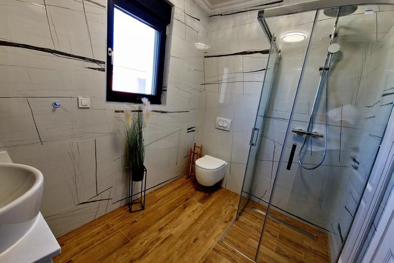 Villa Laura-Bathroom