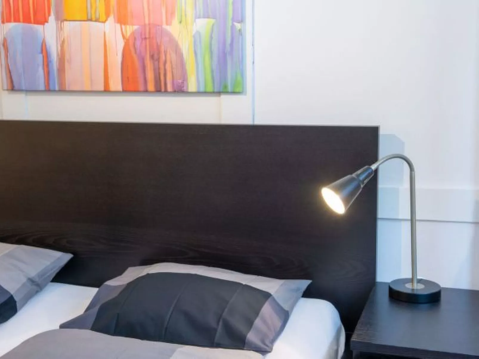 ZH Doerfli 1 - HITrental Apartment - Drinnen