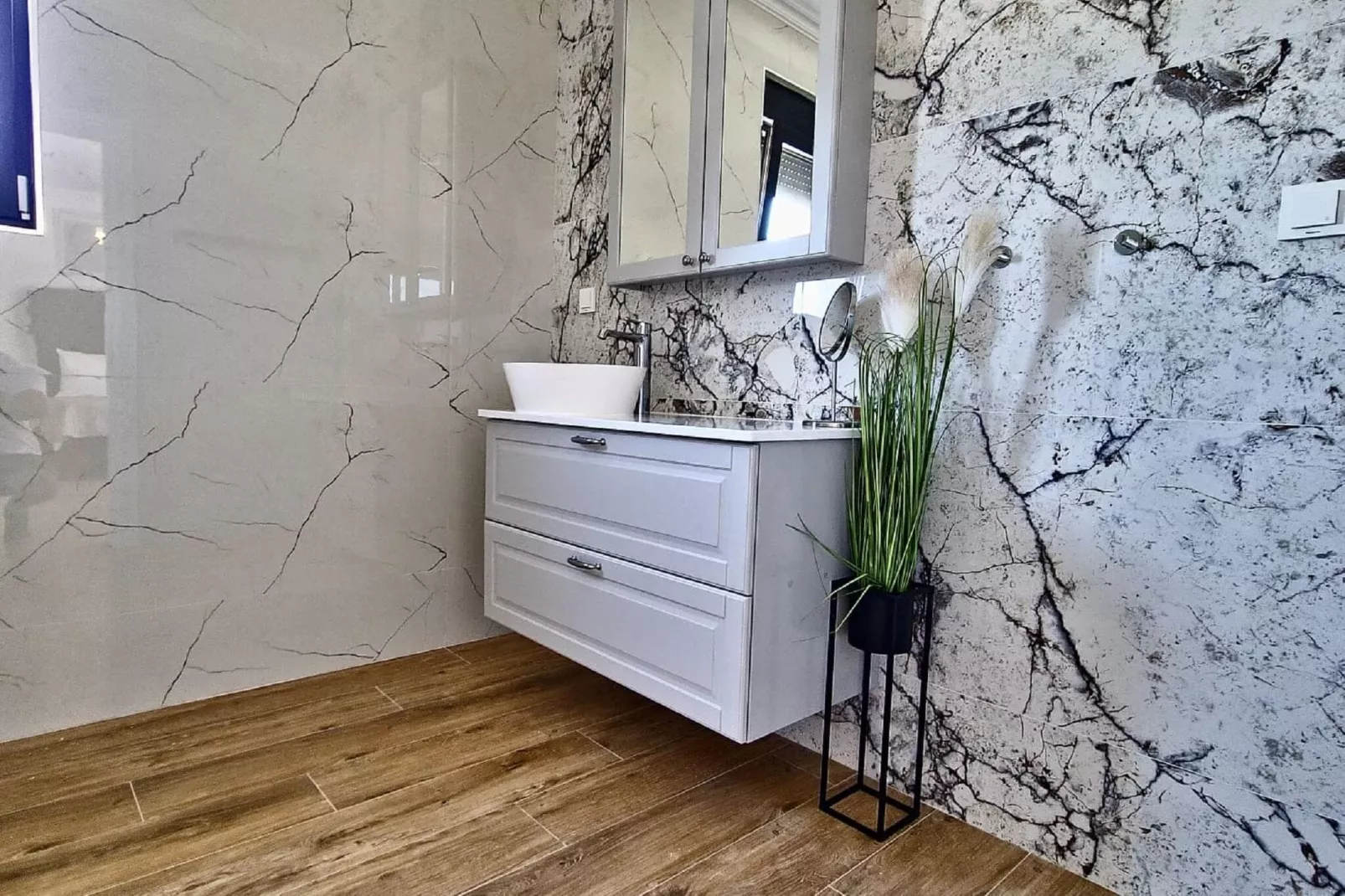 Villa Laura-Bathroom