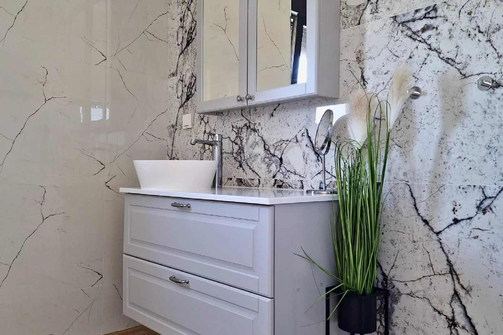 Villa Laura-Bathroom