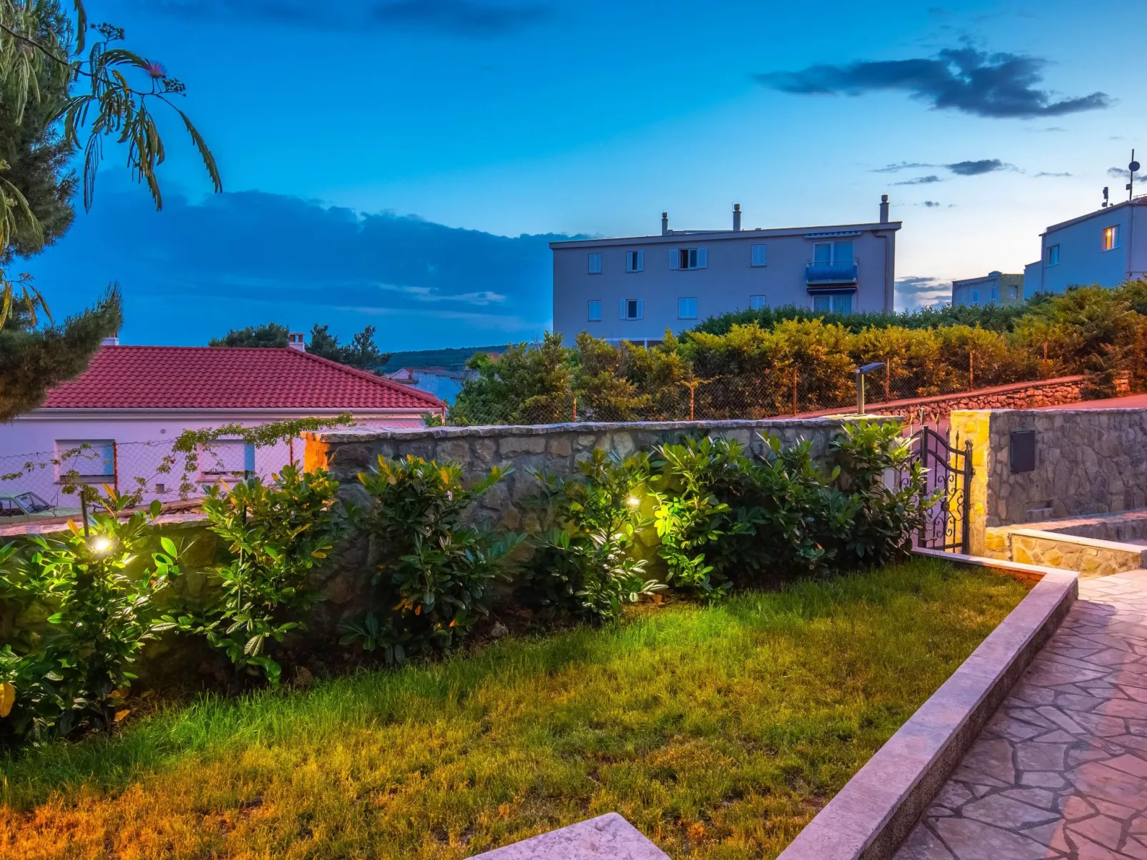 Geräumige Wohnung in Krk mit Garten und Terrasse - Image-tags.info