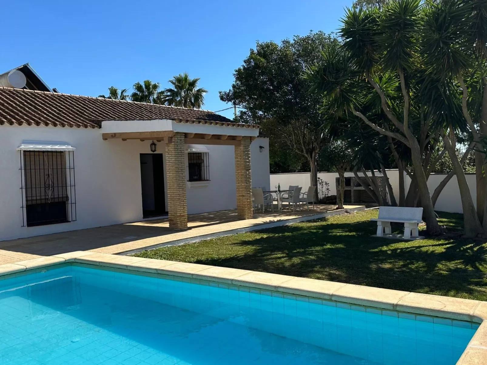 Für 6 Personen in Fuente del Gallo - Dehors