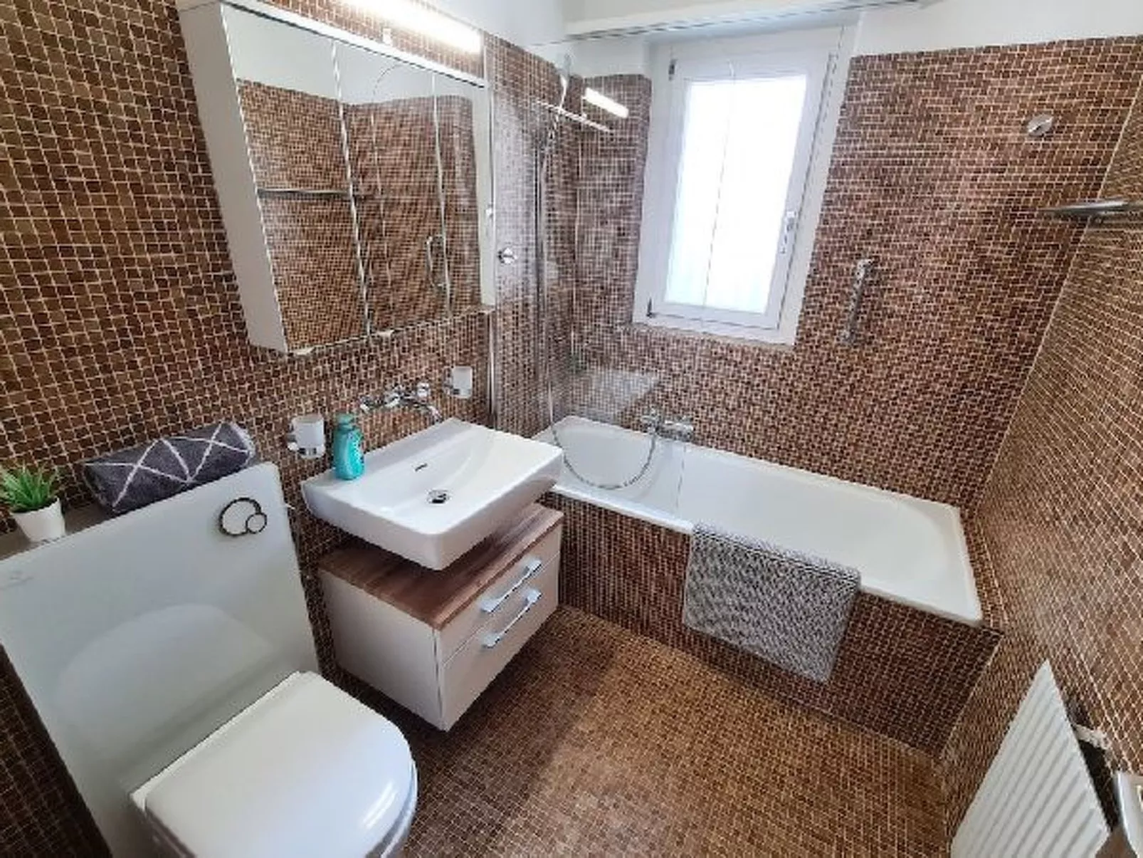 Alpine Retreat & Sauna - Inside