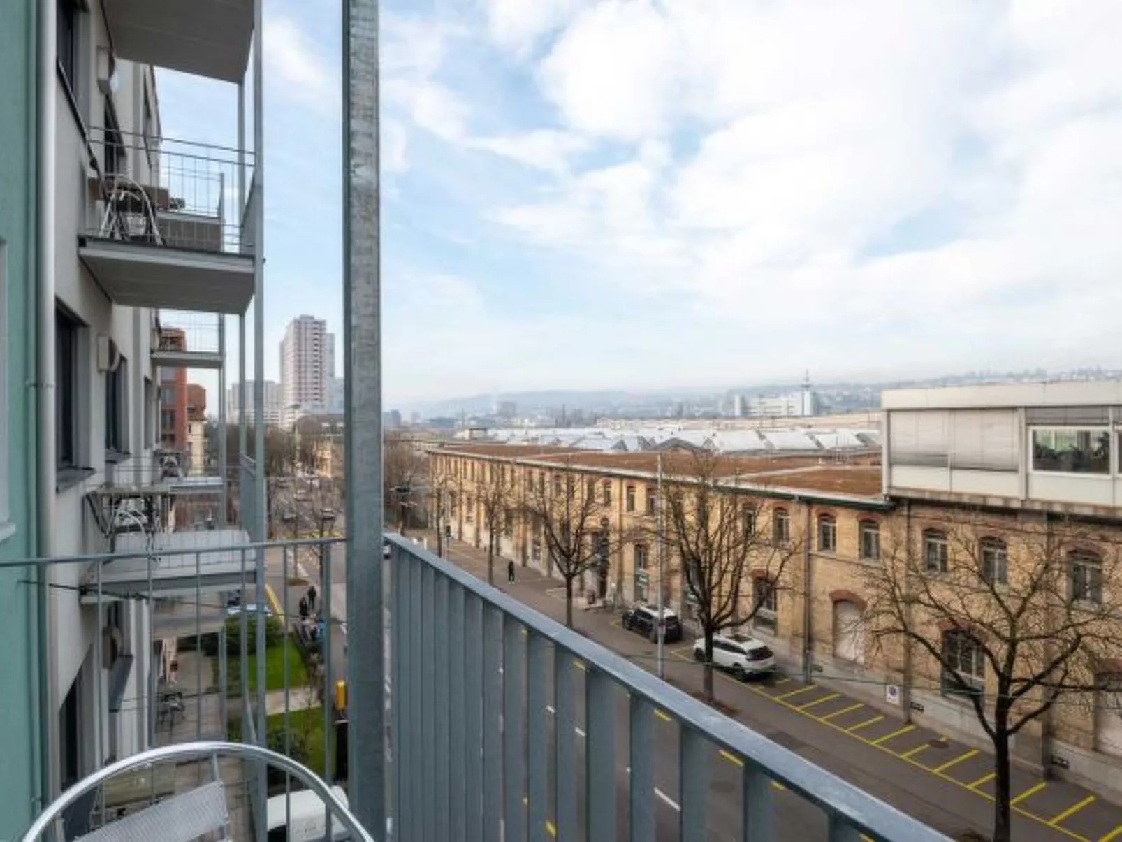 ZH Blue 3 - Letzigrund HITrental Apartment - Outside