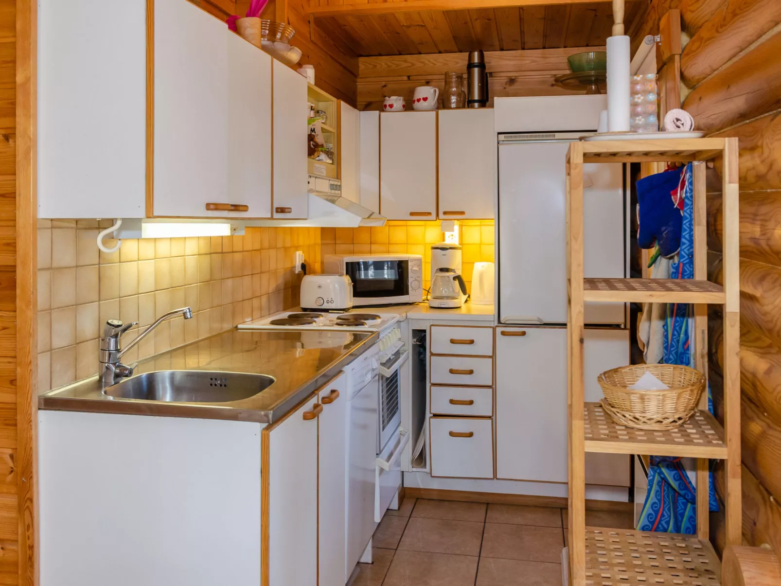 Honkakoli 9/2 - Inside