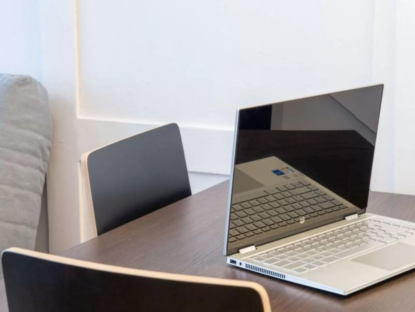 ZH Doerfli 1 - HITrental Apartment - Drinnen