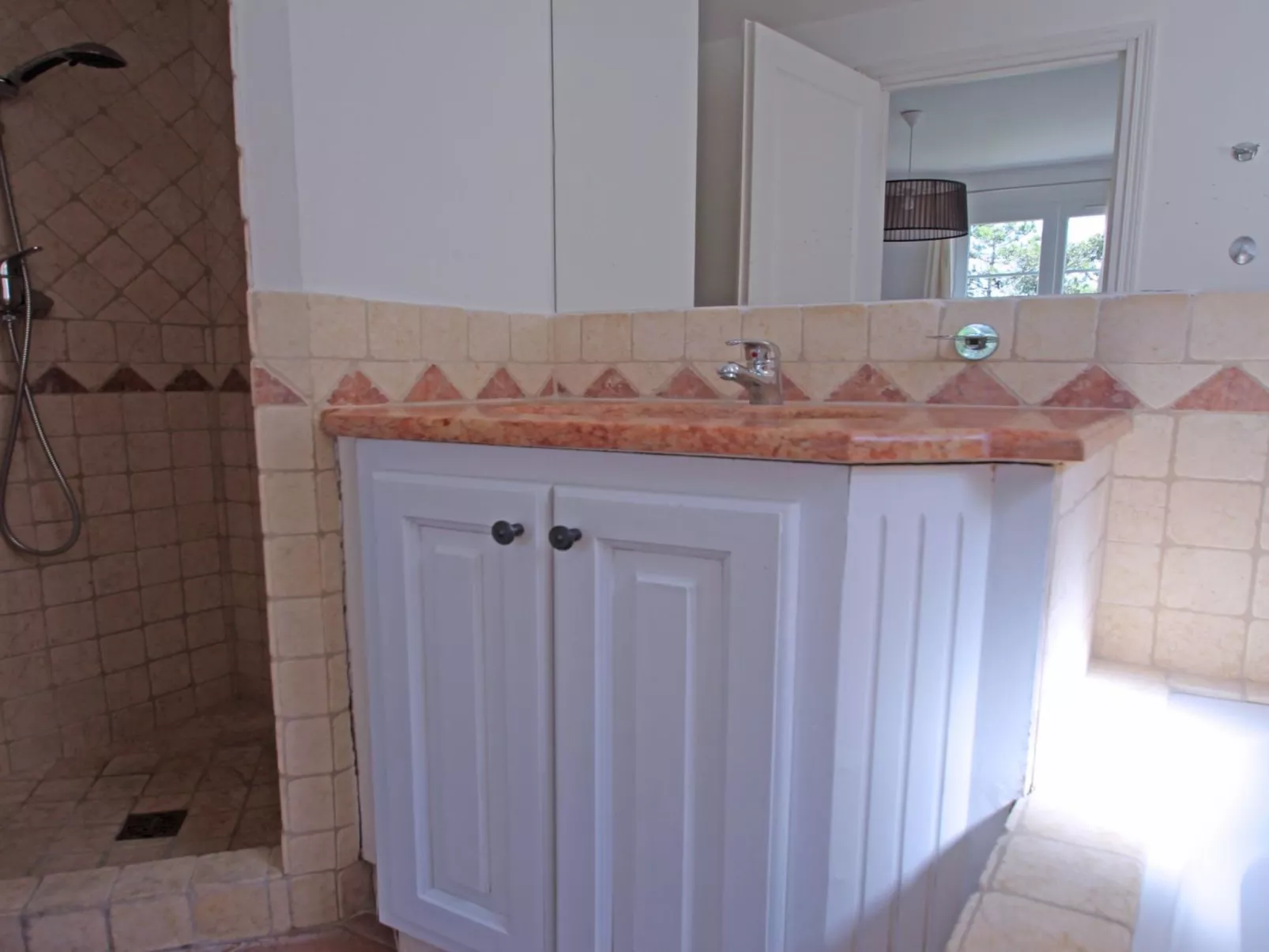 Villa T4 - 6 Personen - Privates Schwimmbad - WiFi - Klimaanlage - Sainte Maxim - Dedans